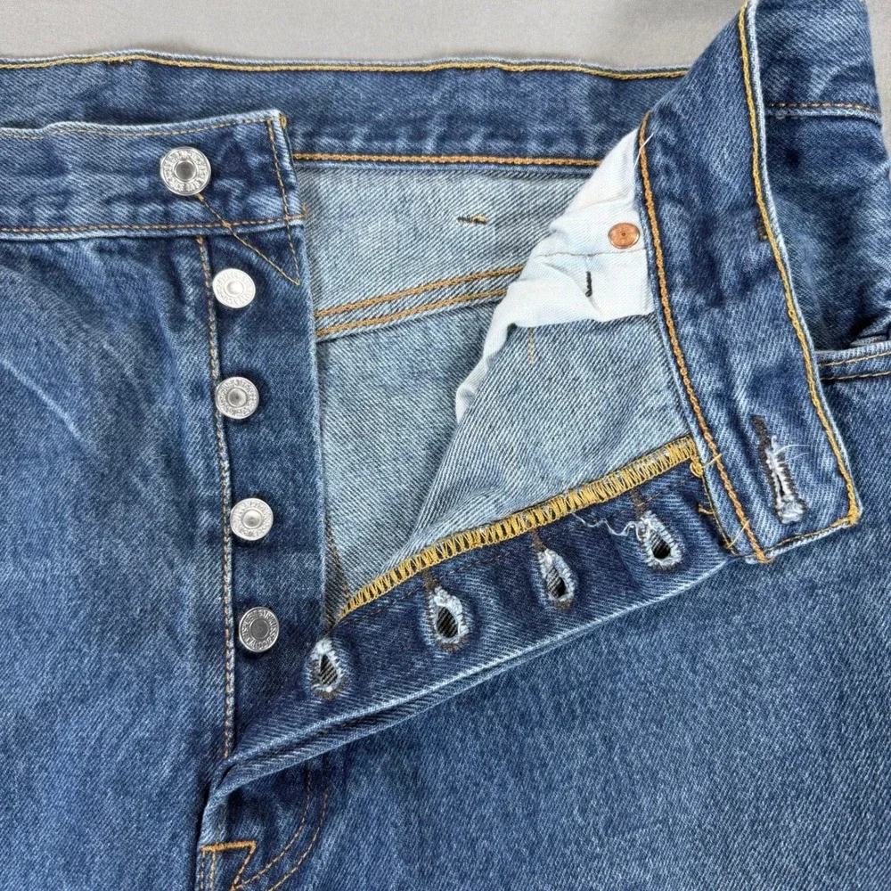 Levi's 501 XX Men's Jeans 40x32 Medium Wash Blue Denim Button Fly Made in Mexico